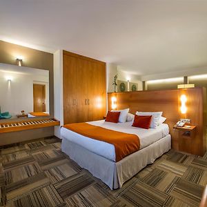 One-Bedroom Junior King Suite